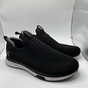 Kuru Atom Slip-On black sneakers size 8.5 comfortable men’s orthopedic